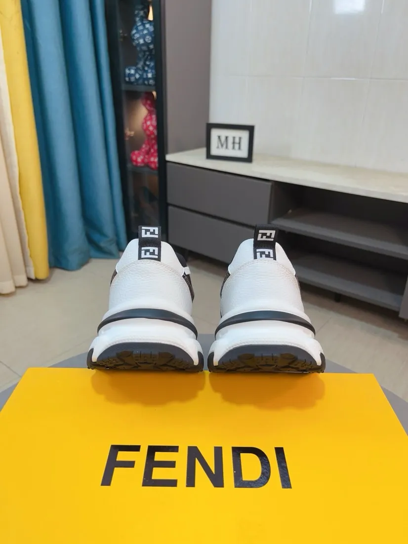 Men's Men's Shoes 💰458🌹🌹[fendi] Fendi's classic and comfortable men's, this complex sneaker is made of soft calfskin➕genuine leather lining➕original ultra-light rubber material with rough outsole. This unique light style is suitable for the casual and refined sensibility of this season. It is comfortable and natural on the feet. It is an everyday style for casual travel in autumn and winter! 38/44